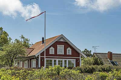Rotes Haus mit dänischer Flagge